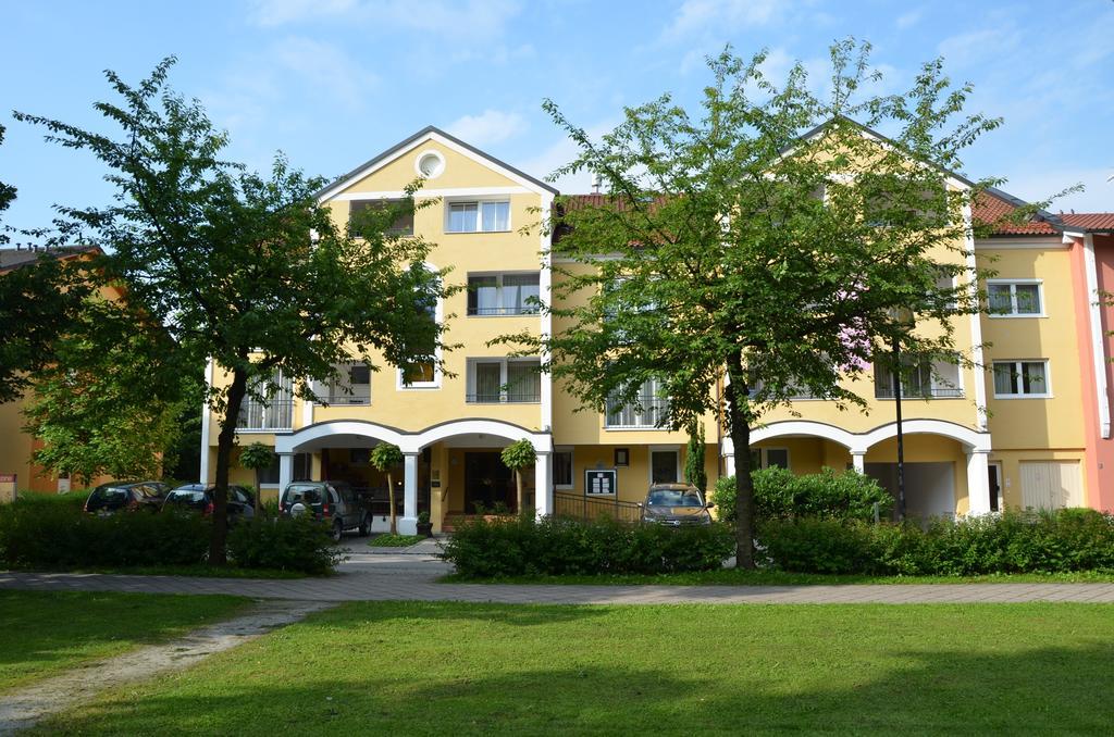 Aparthotel Christine Bad Füssing Buitenkant foto